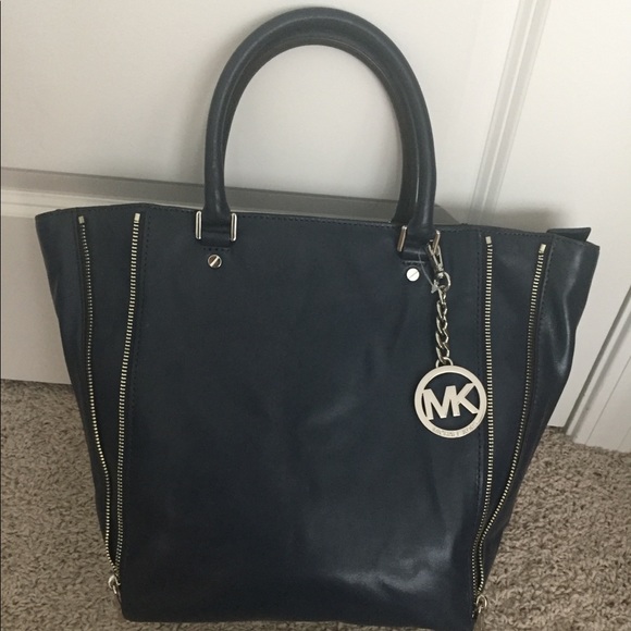 NWT Michael kors Newman Large Leather Tote Navy - Picture 1 of 9